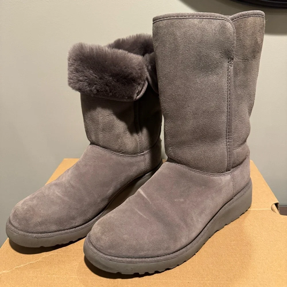 UGG Women's Amie Gray Suede & Fur Boots! Folds down! 7